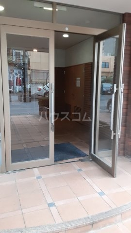 22/30 エントランス