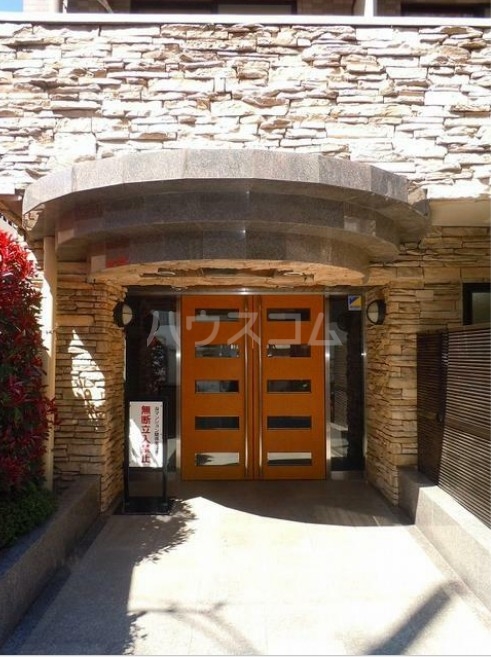 16/26 エントランス