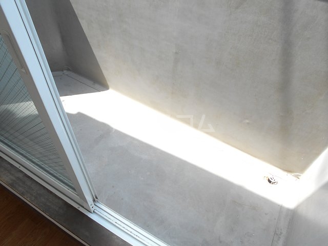 16/23 バルコニー