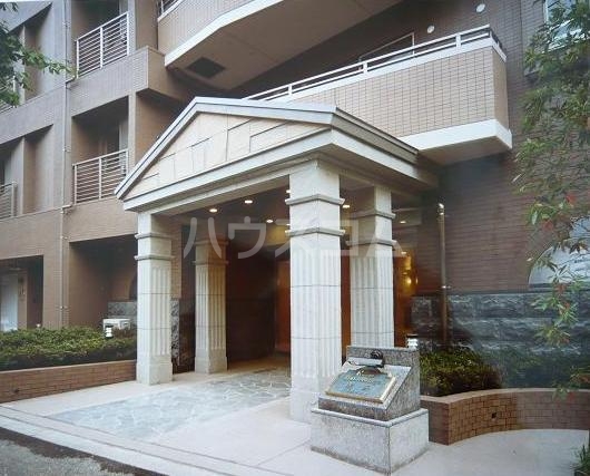 23/26 エントランス