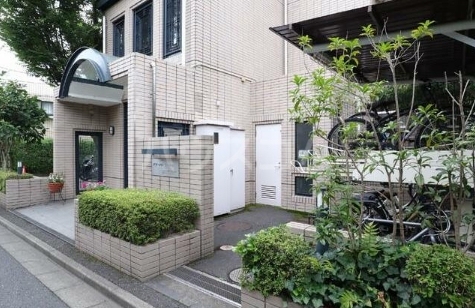 27/30 エントランス