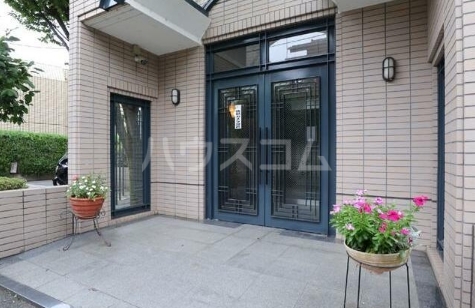 28/30 エントランス