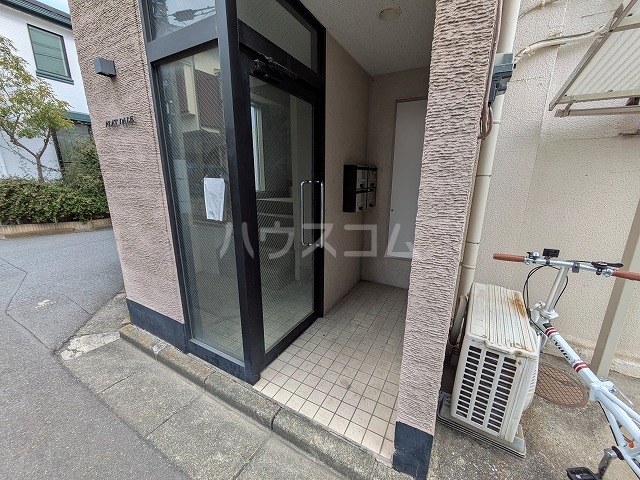 26/30 エントランス