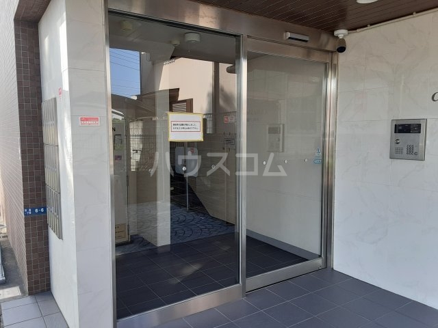 28/30 エントランス