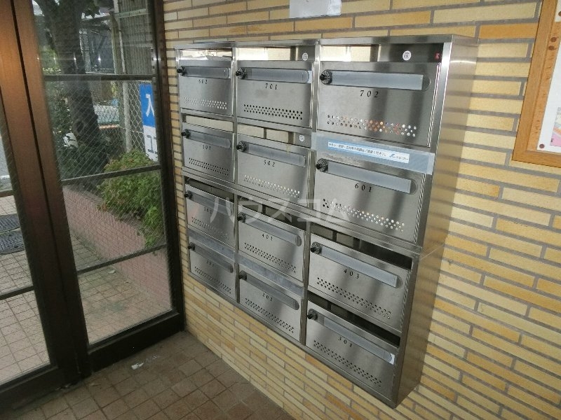 17/23 エントランス