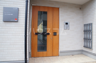 19/26 エントランス