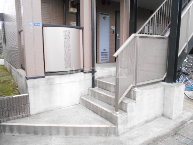 14/22 エントランス