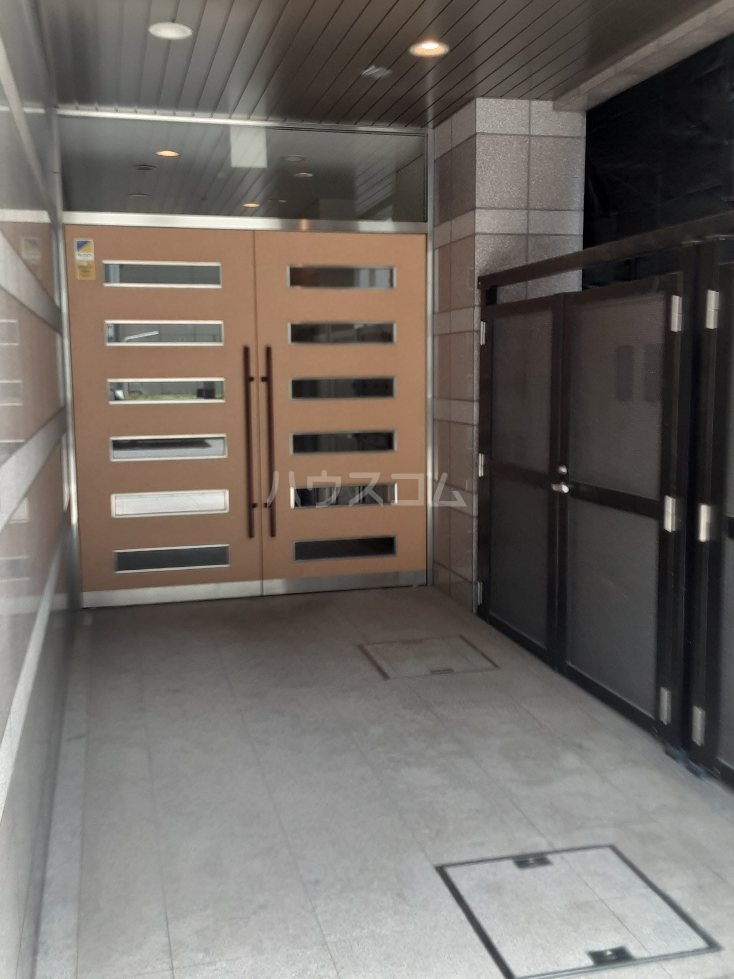 28/29 エントランス