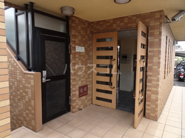 16/25 エントランス