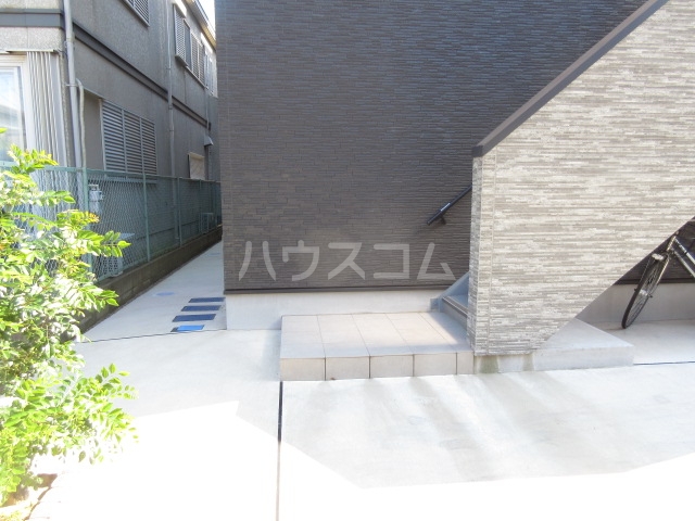 22/30 エントランス