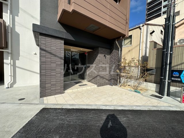 28/30 エントランス