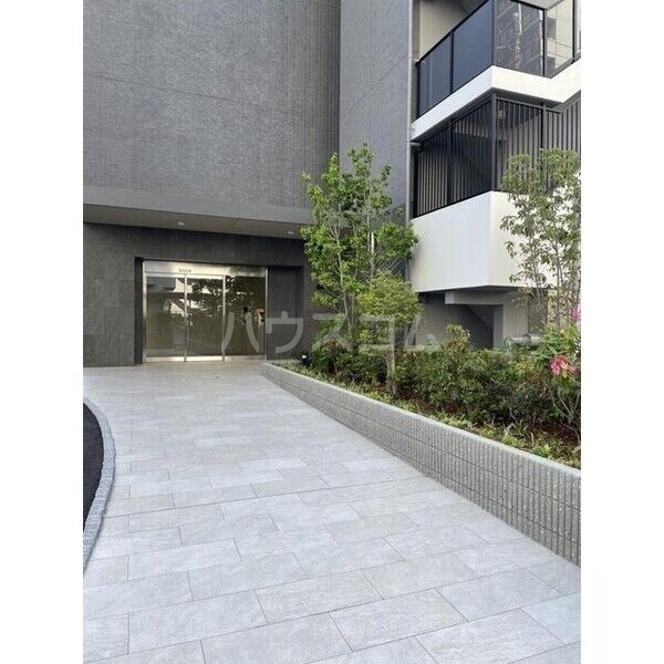 18/28 エントランス