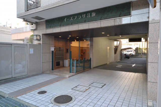 21/30 エントランス