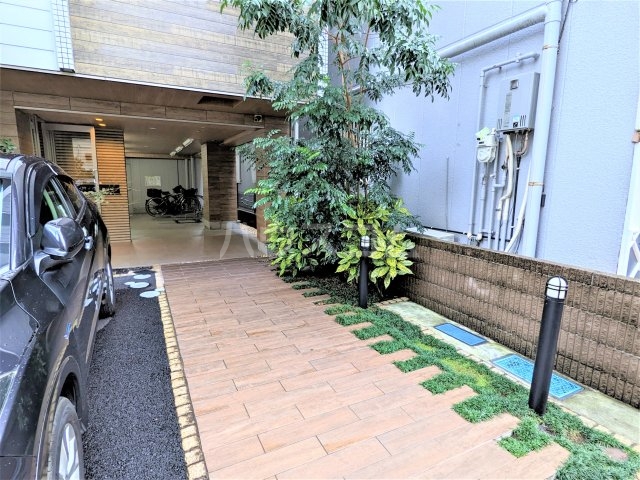 15/25 エントランス