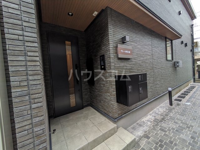 24/30 エントランス