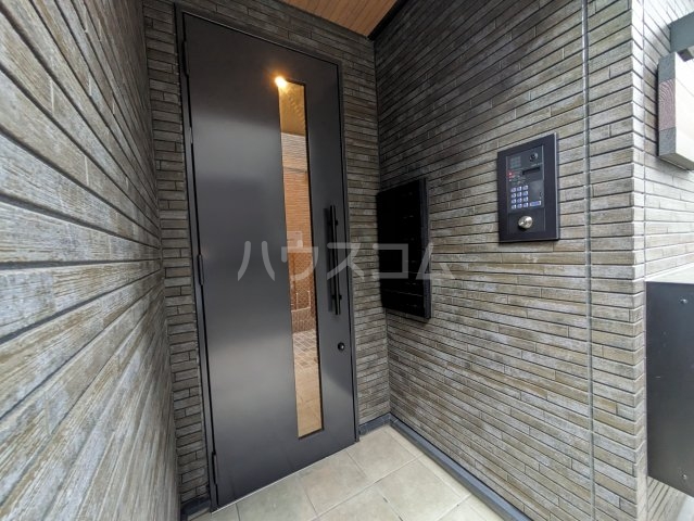 25/30 エントランス