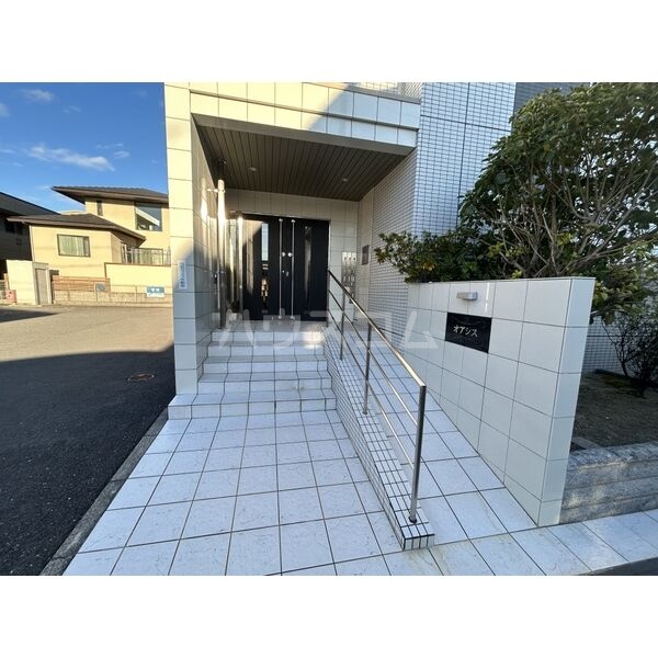 14/23 エントランス