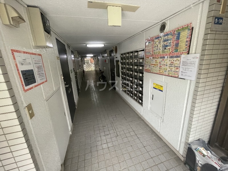 17/19 エントランス