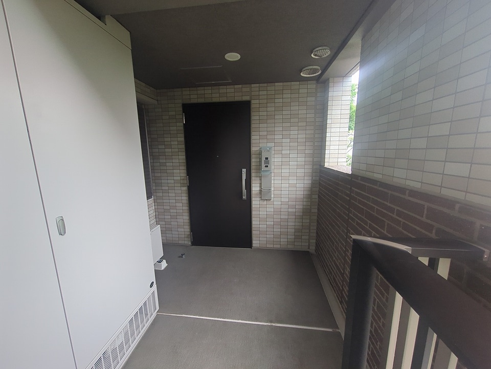 13/30 玄関