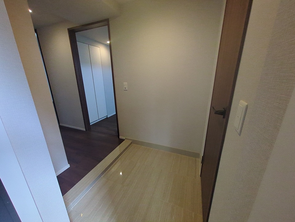 14/30 玄関