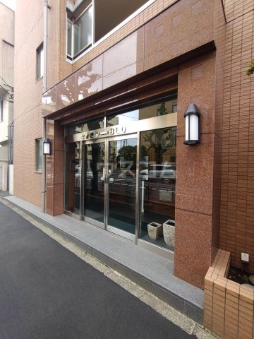 21/30 エントランス