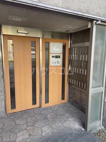 3/4 エントランス