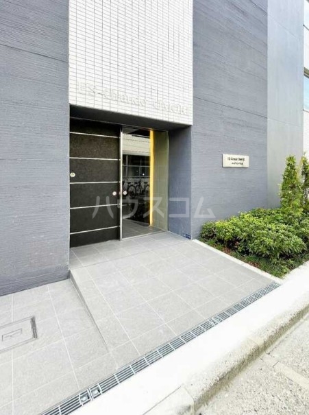 28/30 エントランス