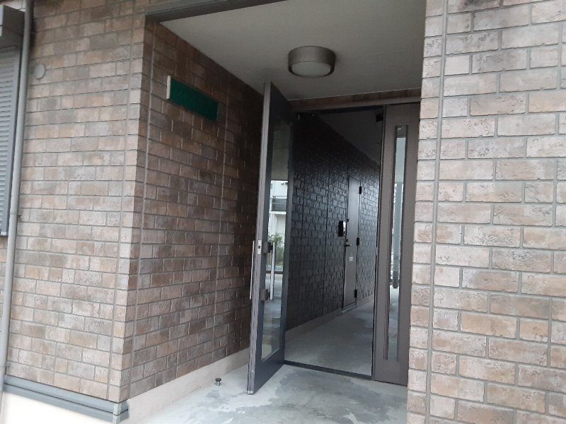 21/28 エントランス