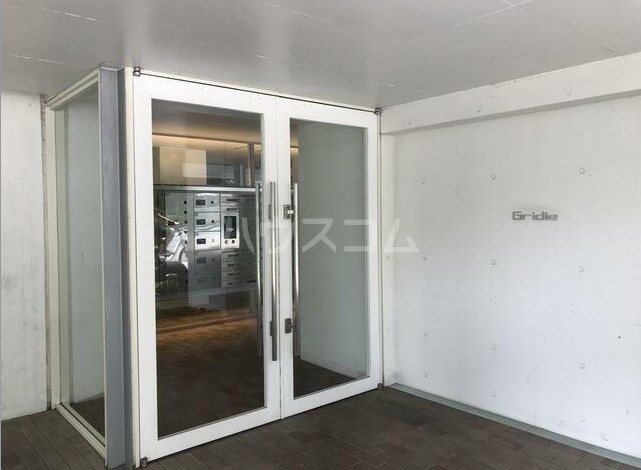 16/22 エントランス