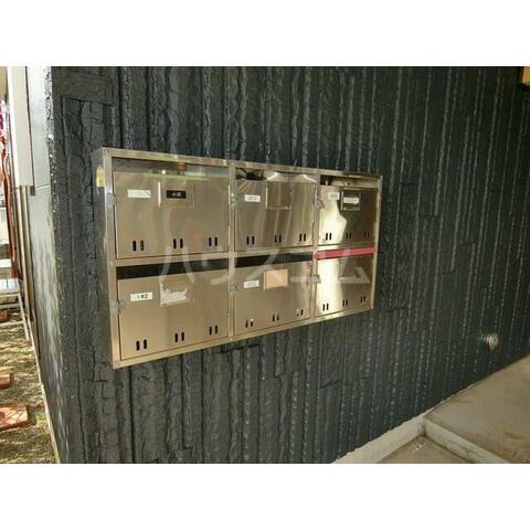 13/13 エントランス