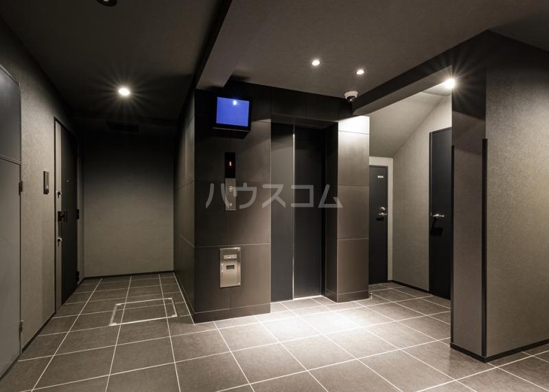 2/2 エントランス