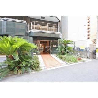 18/26 エントランス