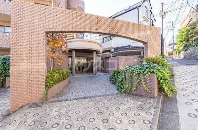 20/30 エントランス