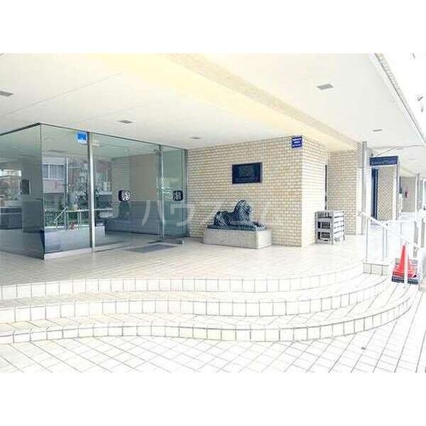 14/14 エントランス