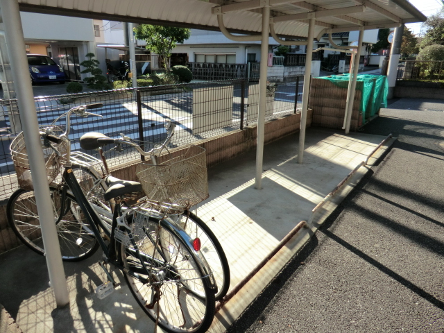 23/30 エントランス