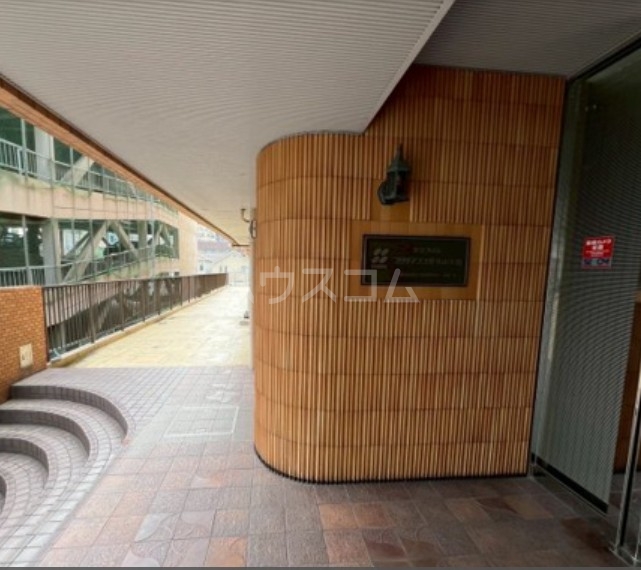 2/2 エントランス