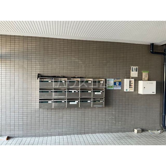 26/30 エントランス