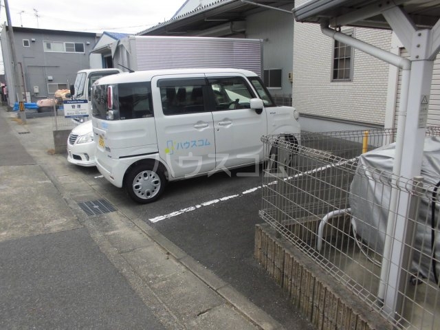 17/25 駐車場