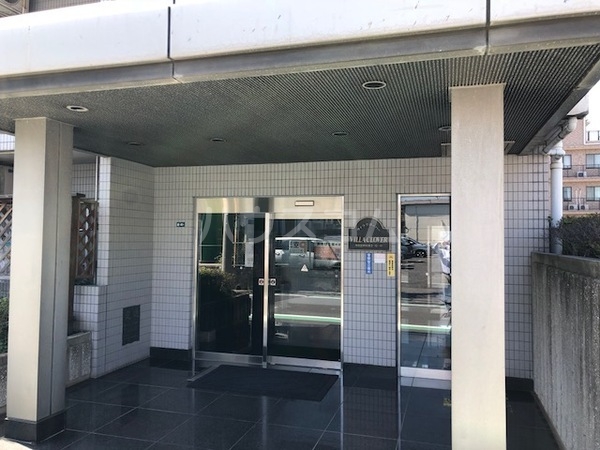 13/18 エントランス