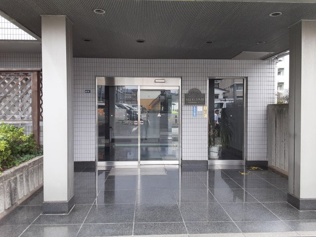 14/18 エントランス