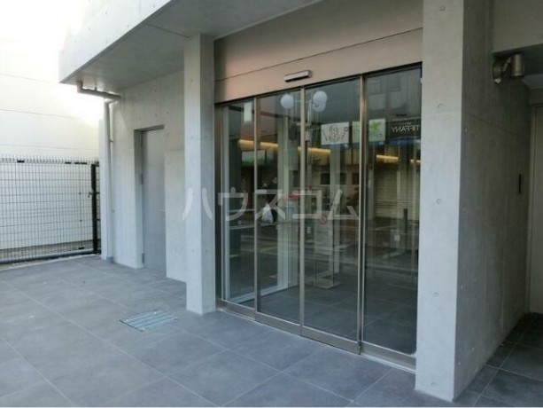 16/18 エントランス