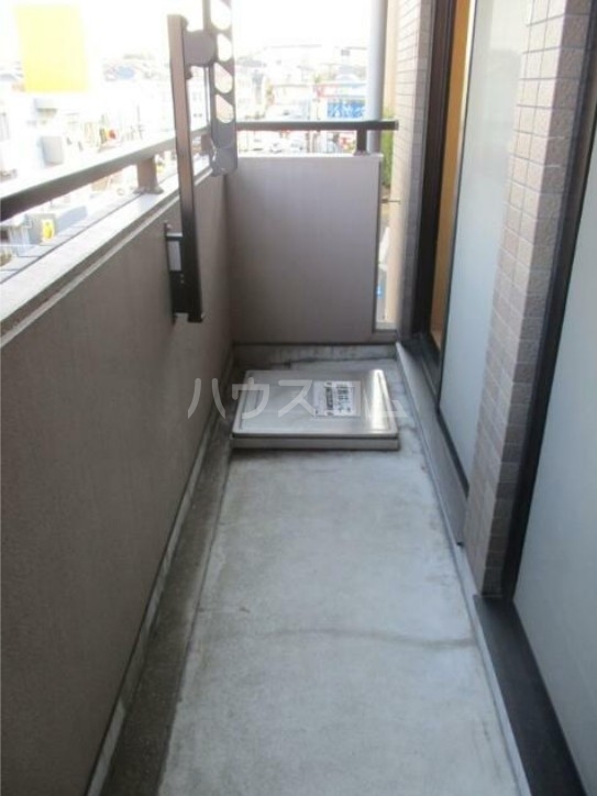 13/18 バルコニー