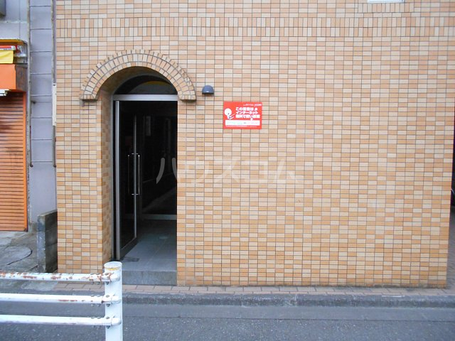 20/29 エントランス