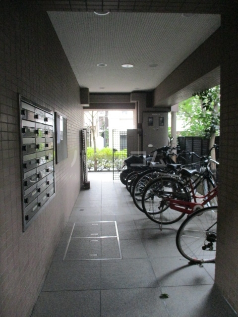 21/25 エントランス