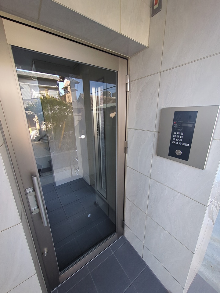 19/28 エントランス