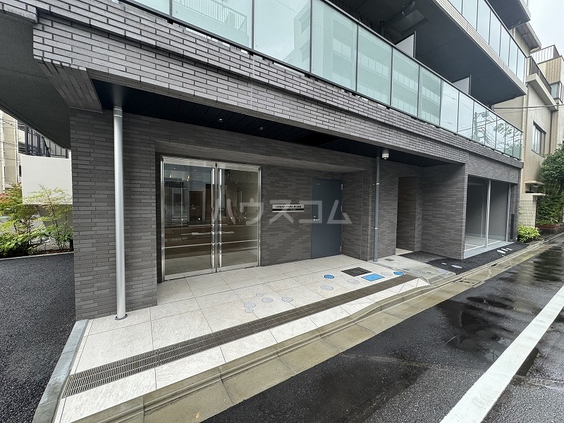 21/25 エントランス