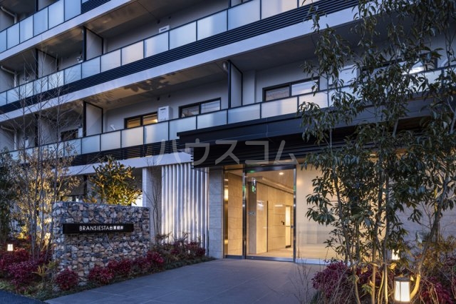 18/20 エントランス