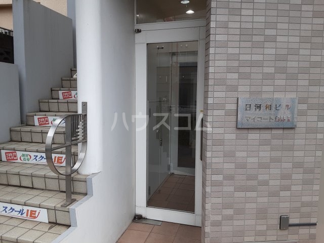 18/28 エントランス