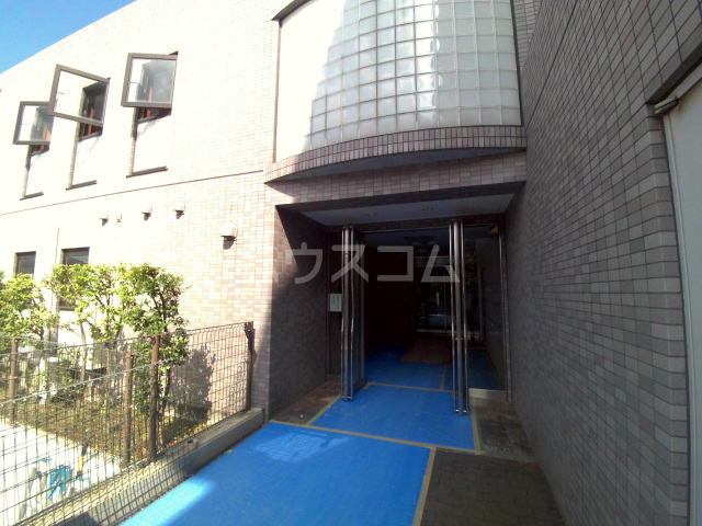 17/26 エントランス