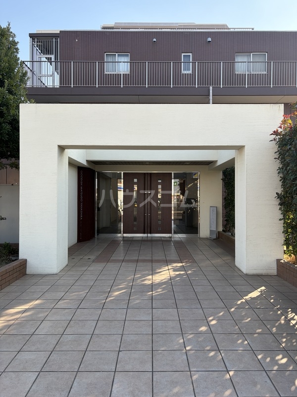 21/23 エントランス